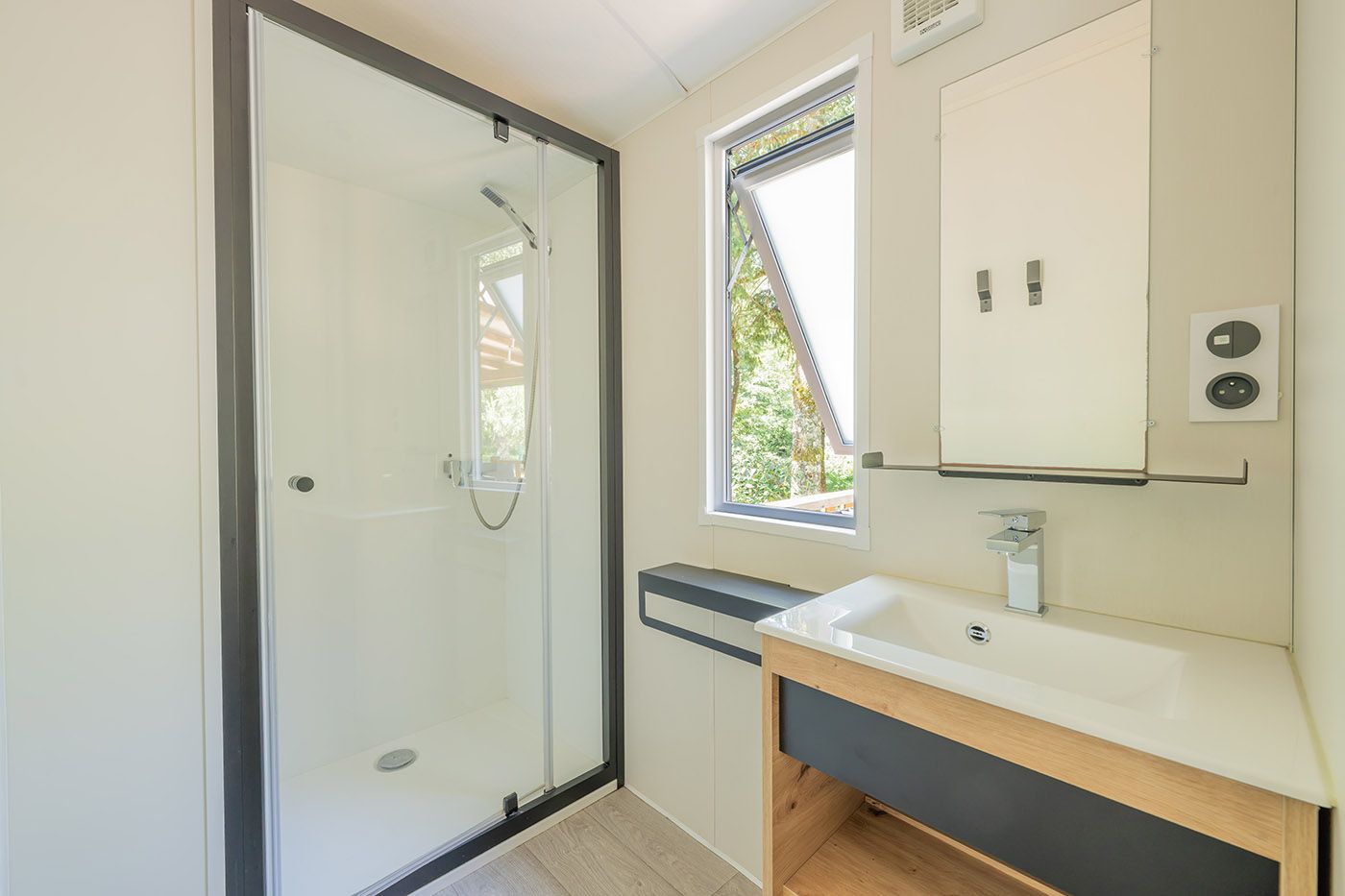 Mobil-Home Bahia 2 chambres – 4/6 personnes Mobil-Home Bahia 2 chambres - 4/6 personnes