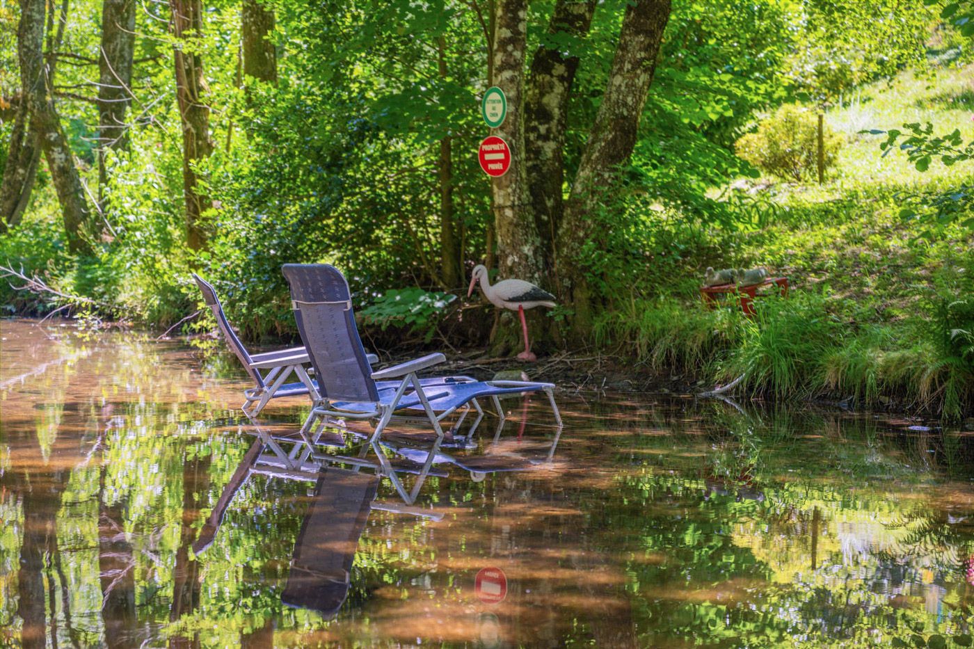 La rivière le long du camping La rivière le long du camping
