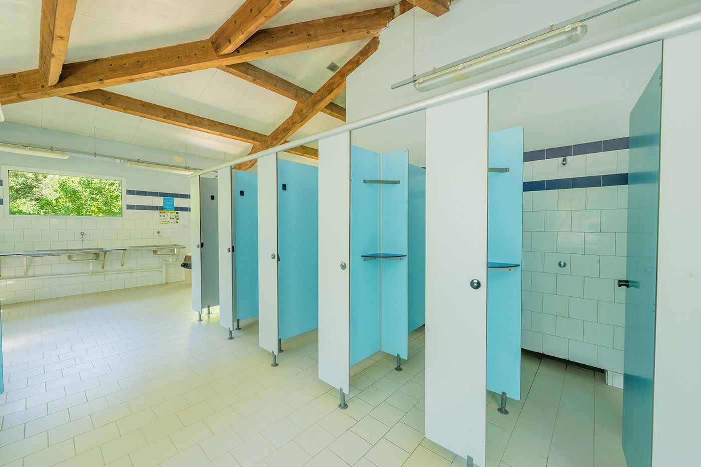 Les sanitaires Les sanitaires